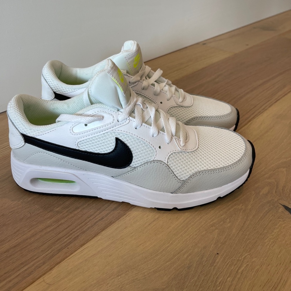 Nike Air Athletic Shoes, Men’s Size 8, White/Black